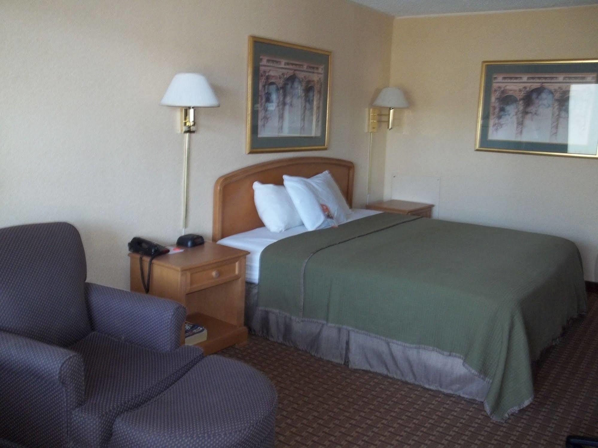 Howard Johnson By Wyndham Virginia Beach Exterior foto